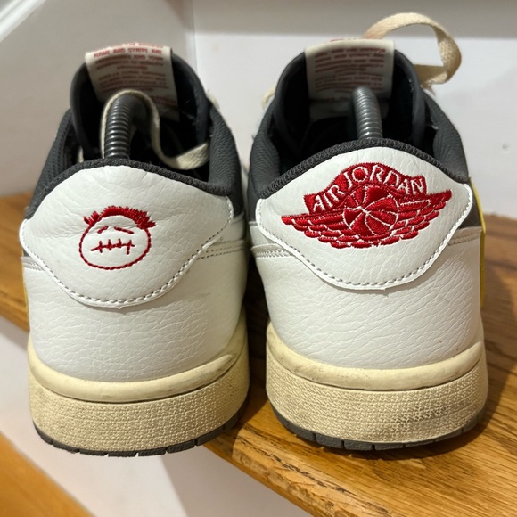 Nike Men's Black and Cream Sneakers - Picture 6 of 14